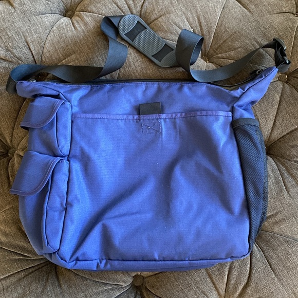Like New LL Bean Travel Bag - Picture 3 of 5